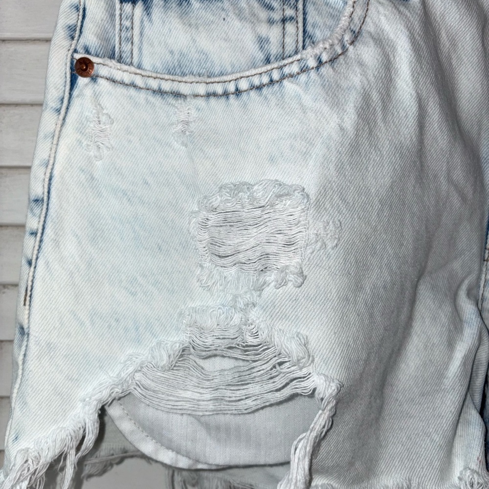 Abercrombie & Fitch Boyfriend Shorts Size 10/30 Mid Rise Acid Wash Distressed - Picture 4 of 7